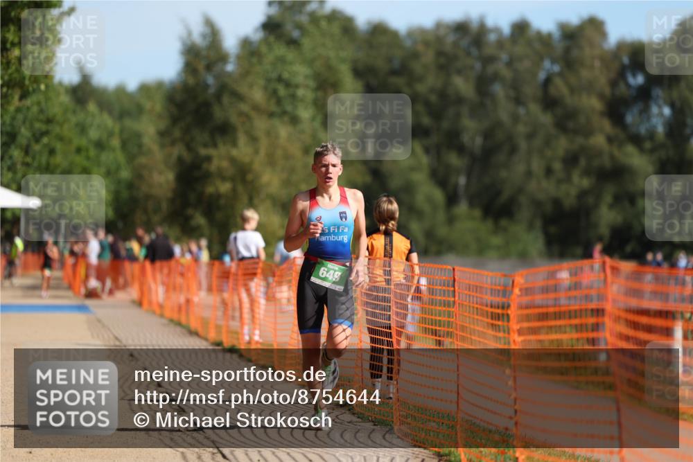 07.09.2025 - 19. Norderstedt Triathlon Michael Strokosch http://msf.ph/oto/8754644 07.09.2025 10:40:49 Laufen 649 meine-sportfotos.de