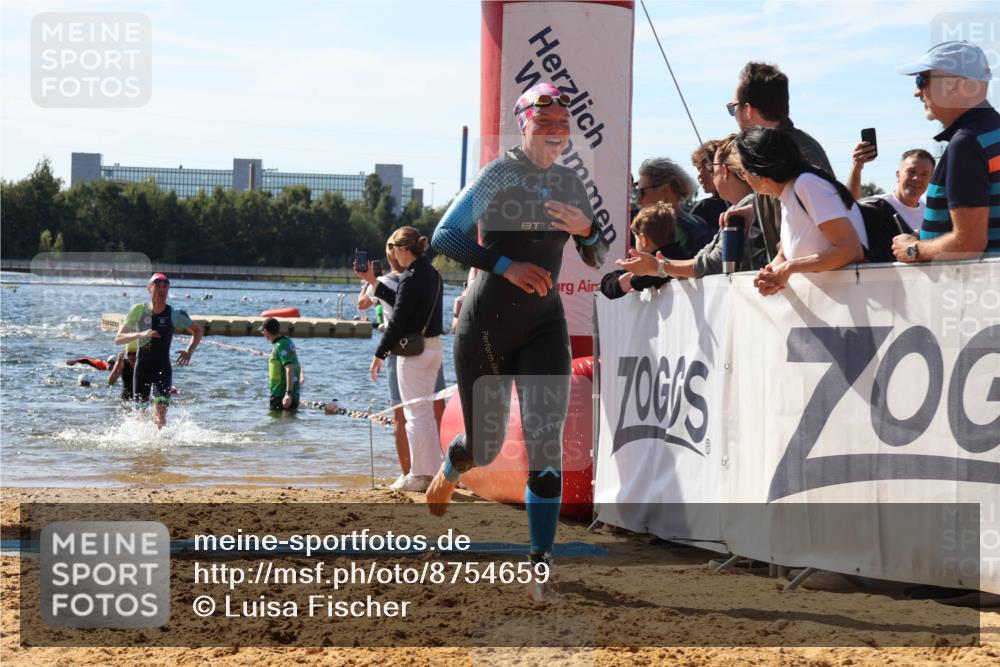 07.09.2025 - 19. Norderstedt Triathlon Luisa Fischer http://msf.ph/oto/8754659 07.09.2025 11:43:34 Schwimmen 261, 699 meine-sportfotos.de