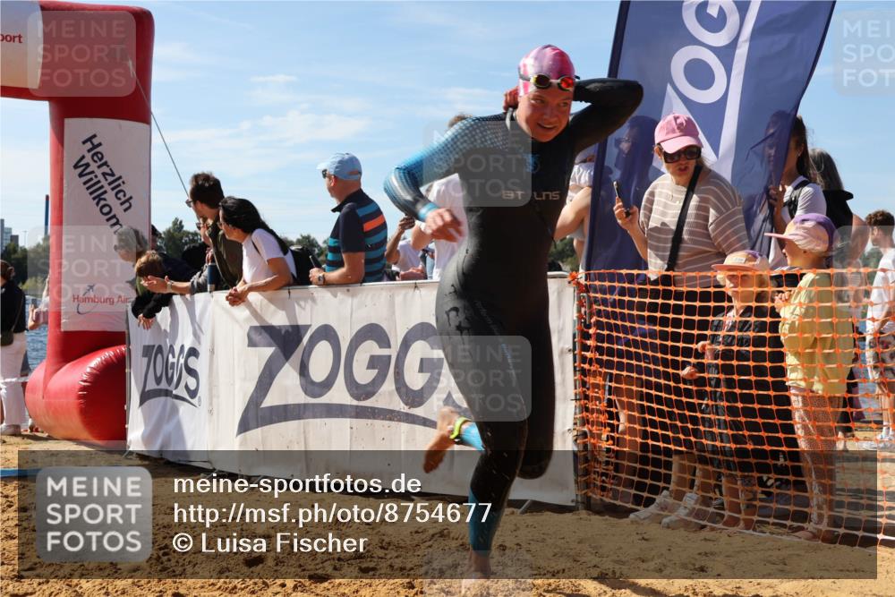 07.09.2025 - 19. Norderstedt Triathlon Luisa Fischer http://msf.ph/oto/8754677 07.09.2025 11:43:35 Schwimmen 261, 699 meine-sportfotos.de