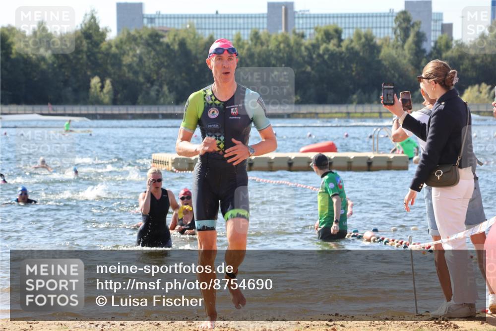 07.09.2025 - 19. Norderstedt Triathlon Luisa Fischer http://msf.ph/oto/8754690 07.09.2025 11:43:37 Schwimmen 261, 699 meine-sportfotos.de