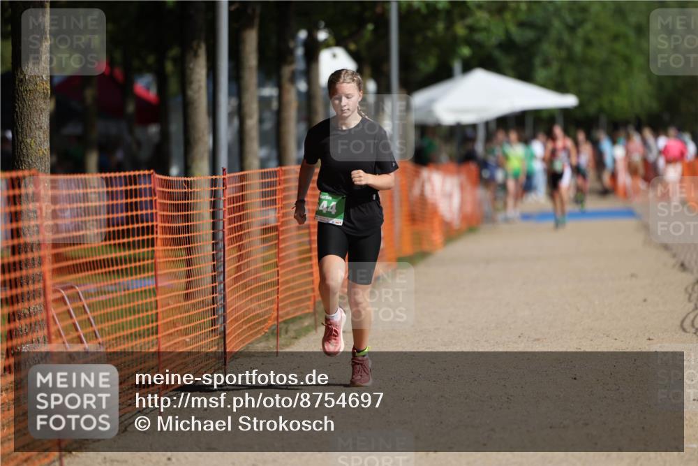 07.09.2025 - 19. Norderstedt Triathlon Michael Strokosch http://msf.ph/oto/8754697 07.09.2025 10:59:34 Laufen 644 meine-sportfotos.de