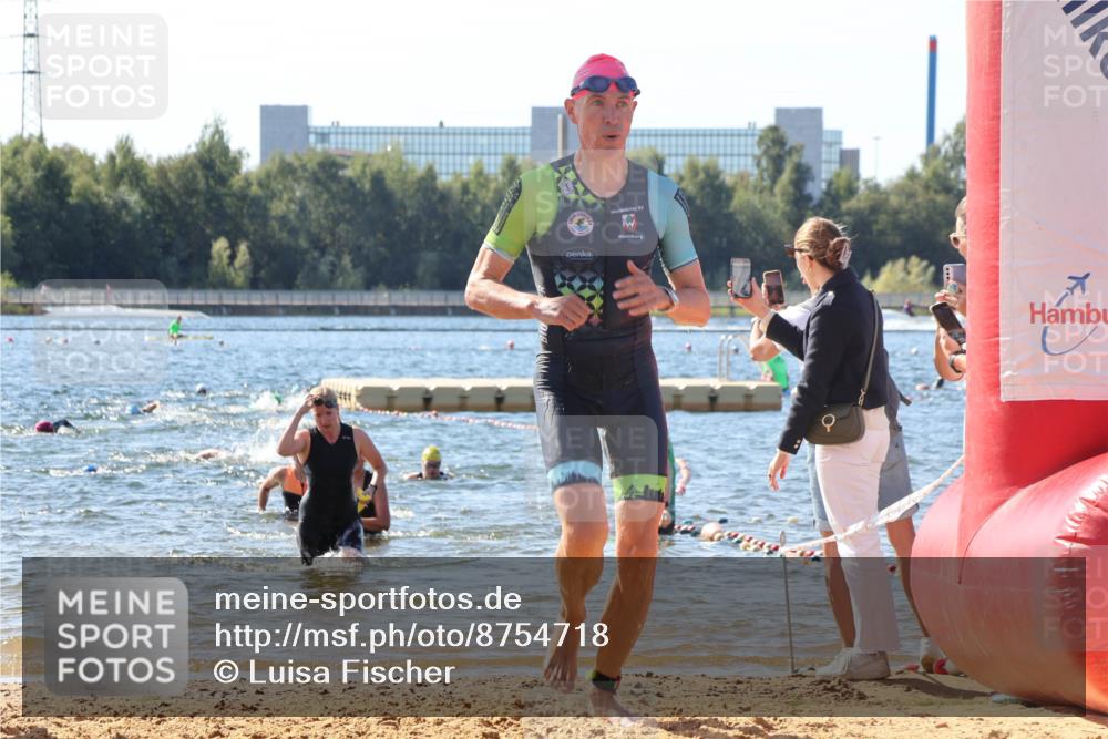 07.09.2025 - 19. Norderstedt Triathlon Luisa Fischer http://msf.ph/oto/8754718 07.09.2025 11:43:38 Schwimmen 261, 699 meine-sportfotos.de