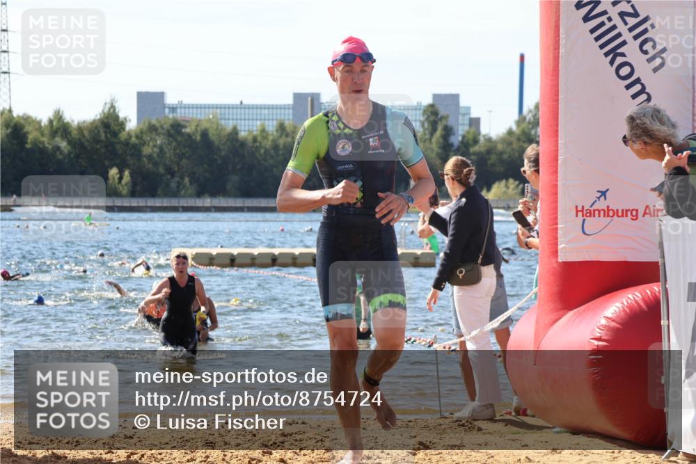 07.09.2025 - 19. Norderstedt Triathlon Luisa Fischer http://msf.ph/oto/8754724 07.09.2025 11:43:39 Schwimmen 261, 699 meine-sportfotos.de