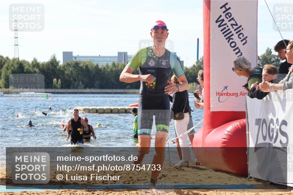 07.09.2025 - 19. Norderstedt Triathlon Luisa Fischer http://msf.ph/oto/8754733 07.09.2025 11:43:39 Schwimmen 261, 699 meine-sportfotos.de