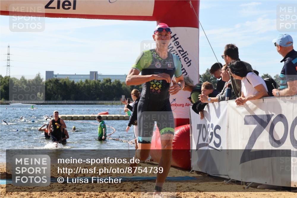 07.09.2025 - 19. Norderstedt Triathlon Luisa Fischer http://msf.ph/oto/8754739 07.09.2025 11:43:40 Schwimmen 261, 699, 1224 meine-sportfotos.de