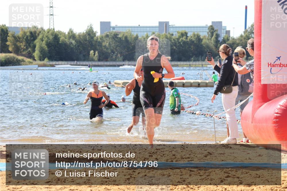 07.09.2025 - 19. Norderstedt Triathlon Luisa Fischer http://msf.ph/oto/8754796 07.09.2025 11:43:44 Schwimmen 261, 699, 1213, 1224, 1387 meine-sportfotos.de
