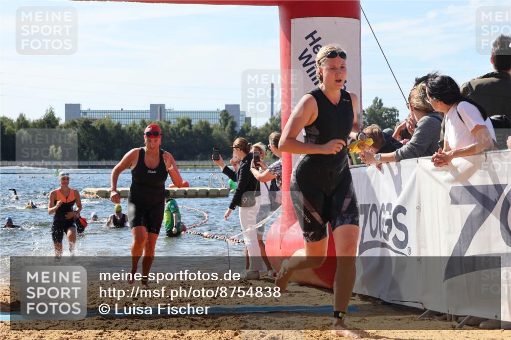 07.09.2025 - 19. Norderstedt Triathlon Luisa Fischer http://msf.ph/oto/8754838 07.09.2025 11:43:47 Schwimmen 261, 1213, 1224, 1387 meine-sportfotos.de