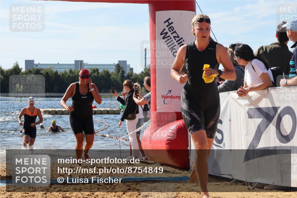 07.09.2025 - 19. Norderstedt Triathlon Luisa Fischer http://msf.ph/oto/8754849 07.09.2025 11:43:47 Schwimmen 261, 1213, 1224, 1387 meine-sportfotos.de