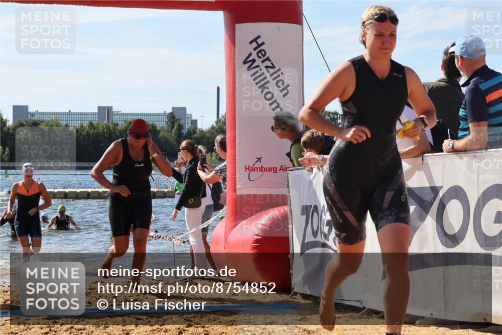 07.09.2025 - 19. Norderstedt Triathlon Luisa Fischer http://msf.ph/oto/8754852 07.09.2025 11:43:47 Schwimmen 261, 1213, 1224, 1387 meine-sportfotos.de