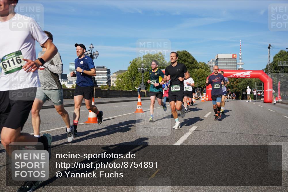 07.09.2025 - BARMER Alsterlauf Yannick Fuchs http://msf.ph/oto/8754891 07.09.2025 09:37:34 Laufen 6116, 5246, 5500, 5388, 6320 meine-sportfotos.de