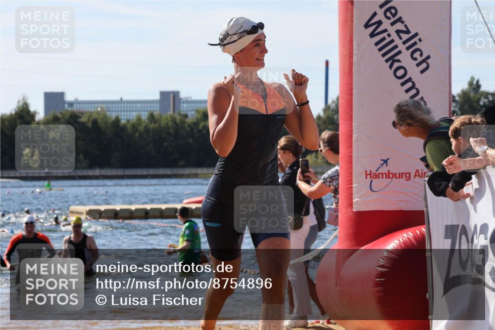 07.09.2025 - 19. Norderstedt Triathlon Luisa Fischer http://msf.ph/oto/8754896 07.09.2025 11:43:51 Schwimmen 261, 1213, 1224, 1387 meine-sportfotos.de
