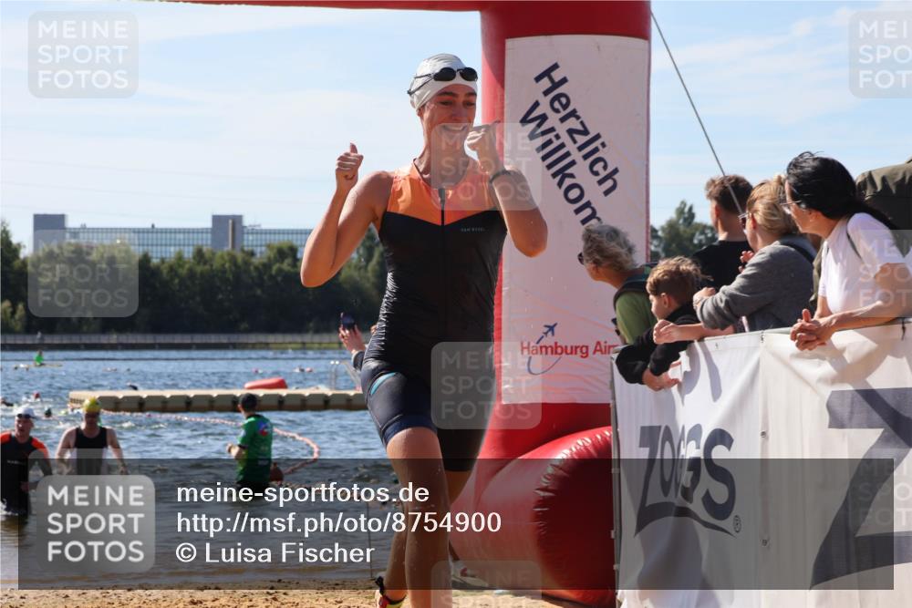 07.09.2025 - 19. Norderstedt Triathlon Luisa Fischer http://msf.ph/oto/8754900 07.09.2025 11:43:52 Schwimmen 1213, 1224, 1387 meine-sportfotos.de