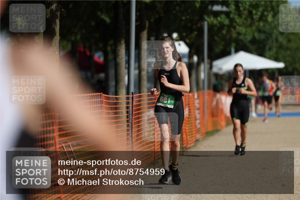 07.09.2025 - 19. Norderstedt Triathlon Michael Strokosch http://msf.ph/oto/8754959 07.09.2025 10:59:52 Laufen 61, 681, 683, 691 meine-sportfotos.de