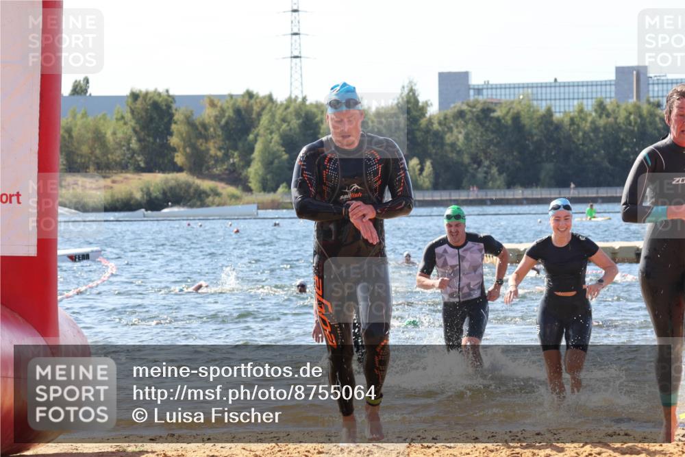 07.09.2025 - 19. Norderstedt Triathlon Luisa Fischer http://msf.ph/oto/8755064 07.09.2025 11:44:22 Schwimmen 216, 1280, 1361, 1378 meine-sportfotos.de