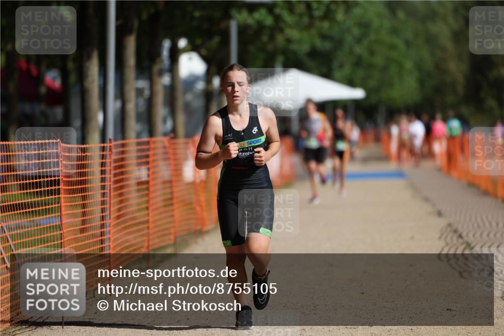 07.09.2025 - 19. Norderstedt Triathlon Michael Strokosch http://msf.ph/oto/8755105 07.09.2025 10:59:56 Laufen 681, 683 meine-sportfotos.de
