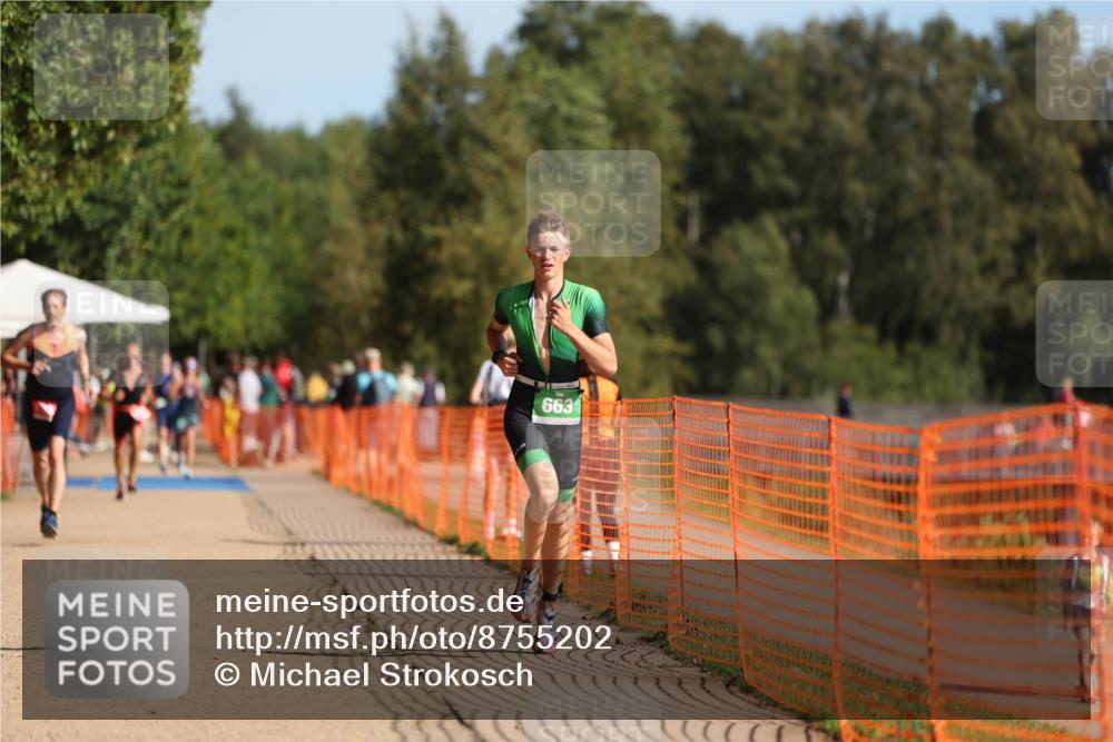 07.09.2025 - 19. Norderstedt Triathlon Michael Strokosch http://msf.ph/oto/8755202 07.09.2025 10:41:32 Laufen 655, 663 meine-sportfotos.de