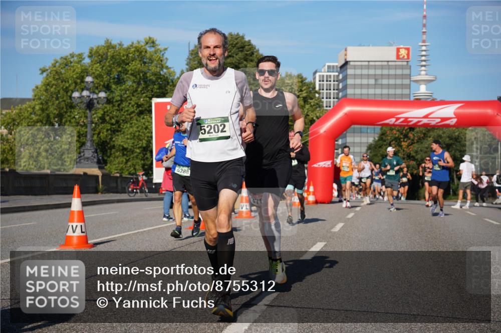 07.09.2025 - BARMER Alsterlauf Yannick Fuchs http://msf.ph/oto/8755312 07.09.2025 09:37:50 Laufen 5288, 5202, 87 meine-sportfotos.de