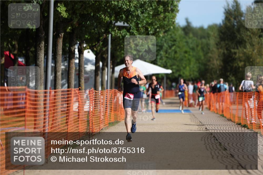 07.09.2025 - 19. Norderstedt Triathlon Michael Strokosch http://msf.ph/oto/8755316 07.09.2025 10:41:35 Laufen 663, 1132 meine-sportfotos.de