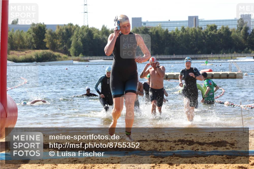07.09.2025 - 19. Norderstedt Triathlon Luisa Fischer http://msf.ph/oto/8755352 07.09.2025 11:44:42 Schwimmen 207, 251, 292, 695, 756, 776, 1343, 1364 meine-sportfotos.de