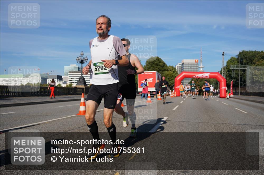 07.09.2025 - BARMER Alsterlauf Yannick Fuchs http://msf.ph/oto/8755361 07.09.2025 09:37:51 Laufen 5202 meine-sportfotos.de