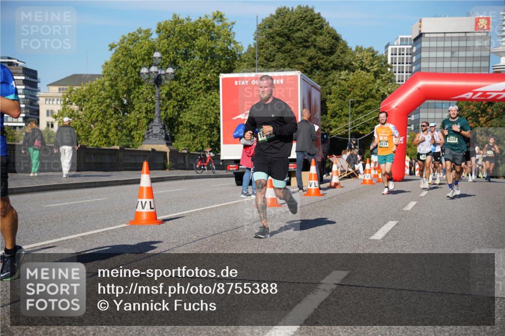 07.09.2025 - BARMER Alsterlauf Yannick Fuchs http://msf.ph/oto/8755388 07.09.2025 09:37:52 Laufen 10, 2034, 8225 meine-sportfotos.de