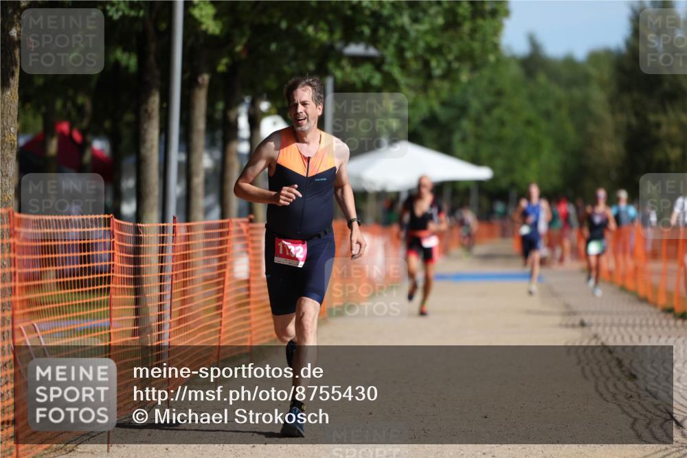 07.09.2025 - 19. Norderstedt Triathlon Michael Strokosch http://msf.ph/oto/8755430 07.09.2025 10:41:38 Laufen 663, 1132 meine-sportfotos.de
