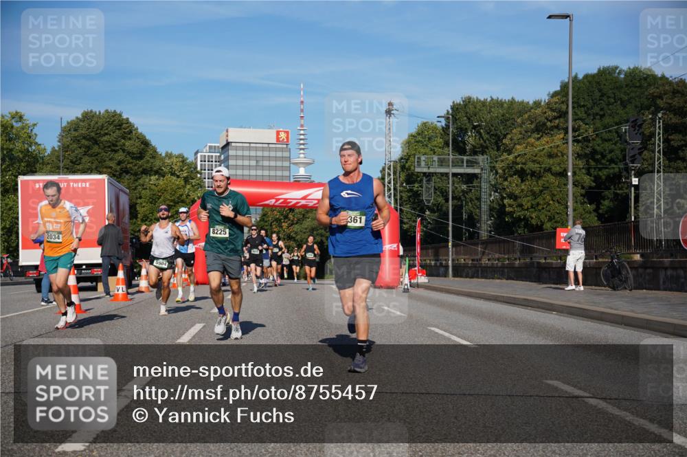 07.09.2025 - BARMER Alsterlauf Yannick Fuchs http://msf.ph/oto/8755457 07.09.2025 09:37:55 Laufen 2034, 5904, 8225, 361 meine-sportfotos.de
