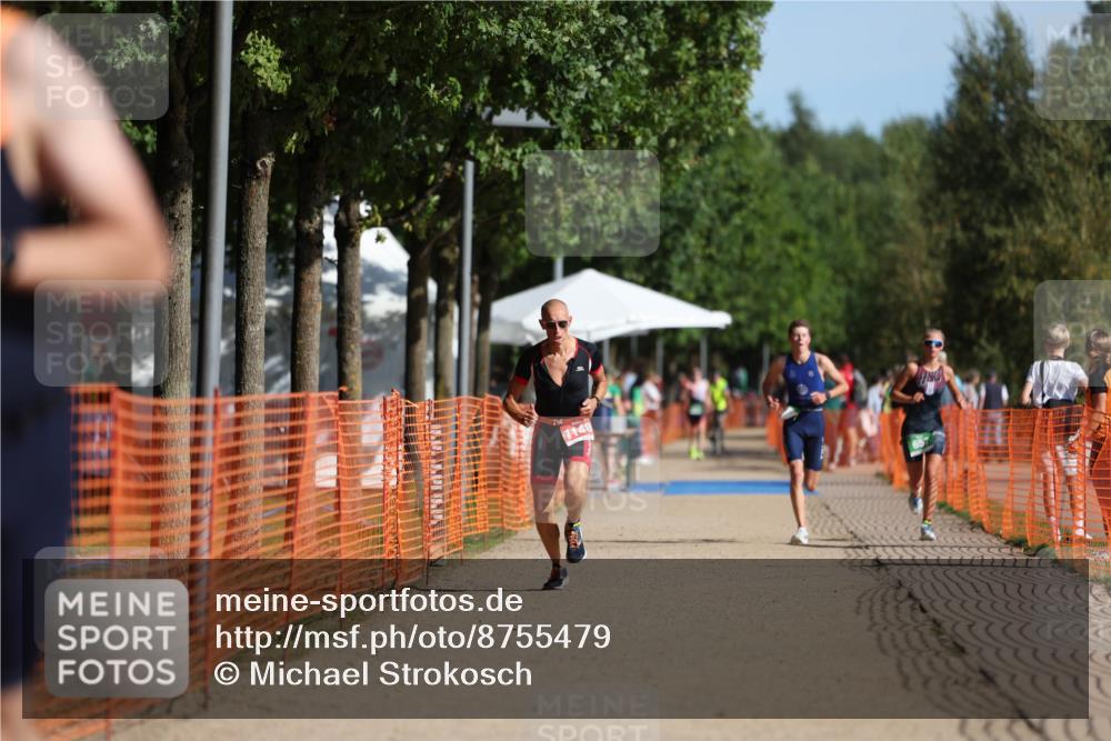 07.09.2025 - 19. Norderstedt Triathlon Michael Strokosch http://msf.ph/oto/8755479 07.09.2025 10:41:40 Laufen 663, 1132, 1148 meine-sportfotos.de