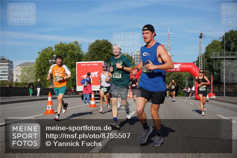 07.09.2025 - BARMER Alsterlauf Yannick Fuchs http://msf.ph/oto/8755507 07.09.2025 09:37:56 Laufen 20, 5904, 8225, 23, 4482 meine-sportfotos.de
