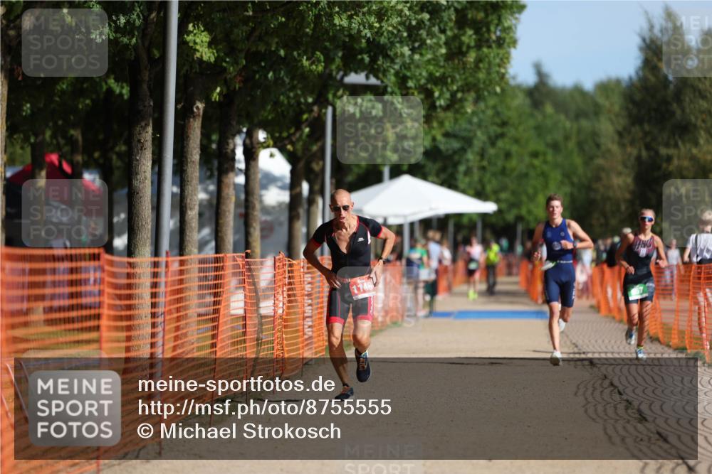 07.09.2025 - 19. Norderstedt Triathlon Michael Strokosch http://msf.ph/oto/8755555 07.09.2025 10:41:42 Laufen 673, 1132, 1148 meine-sportfotos.de