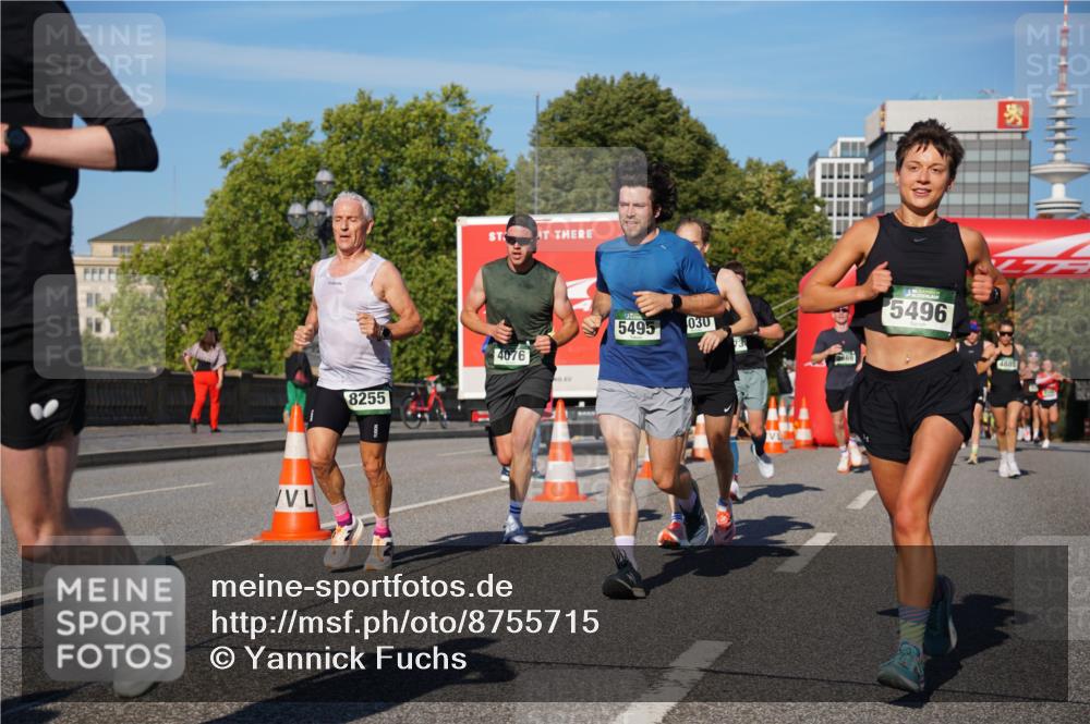 07.09.2025 - BARMER Alsterlauf Yannick Fuchs http://msf.ph/oto/8755715 07.09.2025 09:38:01 Laufen 8255, 4076, 5495, 030, 5496, 4885 meine-sportfotos.de
