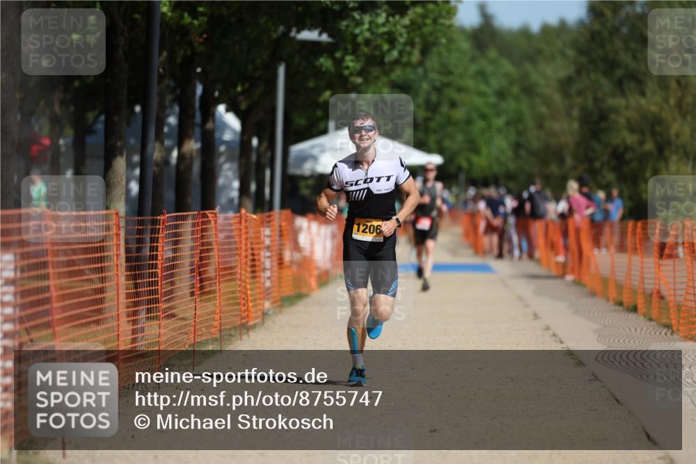 07.09.2025 - 19. Norderstedt Triathlon Michael Strokosch http://msf.ph/oto/8755747 07.09.2025 12:03:12 Laufen 1206 meine-sportfotos.de