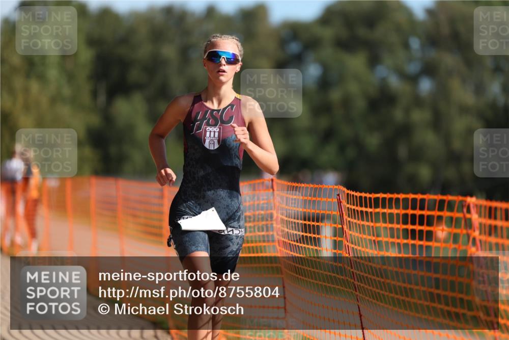 07.09.2025 - 19. Norderstedt Triathlon Michael Strokosch http://msf.ph/oto/8755804 07.09.2025 10:41:49 Laufen 657, 673, 1148 meine-sportfotos.de