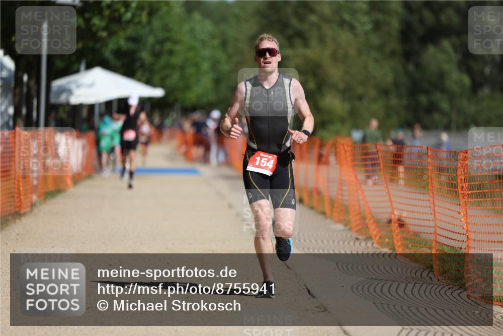 07.09.2025 - 19. Norderstedt Triathlon Michael Strokosch http://msf.ph/oto/8755941 07.09.2025 12:03:22 Laufen 154 meine-sportfotos.de