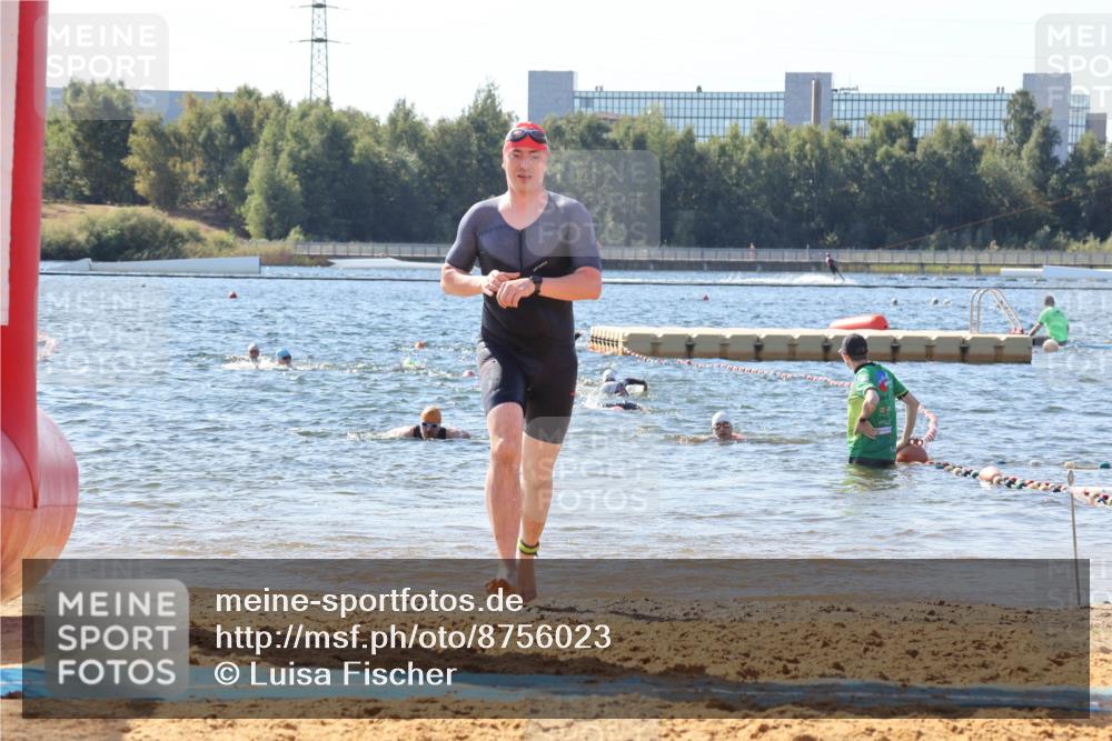07.09.2025 - 19. Norderstedt Triathlon Luisa Fischer http://msf.ph/oto/8756023 07.09.2025 11:45:23 Schwimmen 195, 210, 282, 761 meine-sportfotos.de