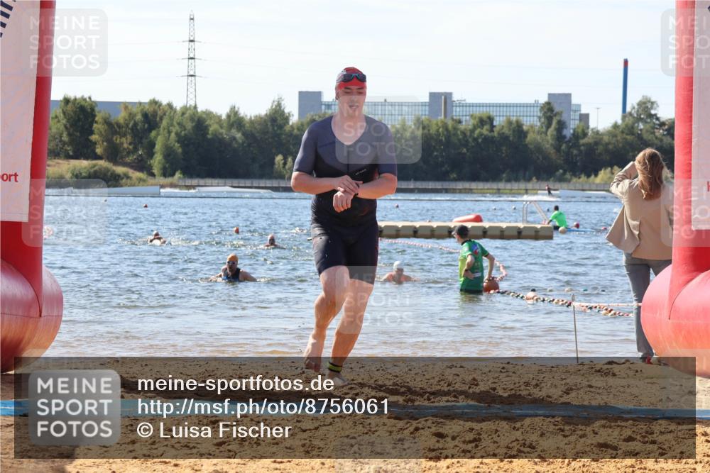 07.09.2025 - 19. Norderstedt Triathlon Luisa Fischer http://msf.ph/oto/8756061 07.09.2025 11:45:24 Schwimmen 195, 210, 282, 761 meine-sportfotos.de