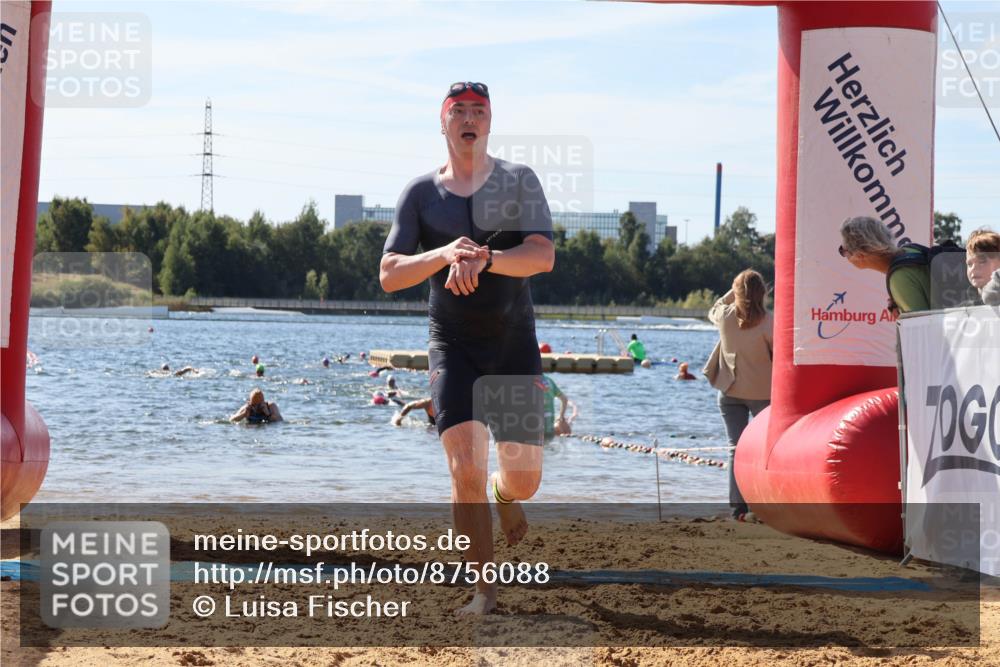 07.09.2025 - 19. Norderstedt Triathlon Luisa Fischer http://msf.ph/oto/8756088 07.09.2025 11:45:25 Schwimmen 195, 210, 282, 761 meine-sportfotos.de