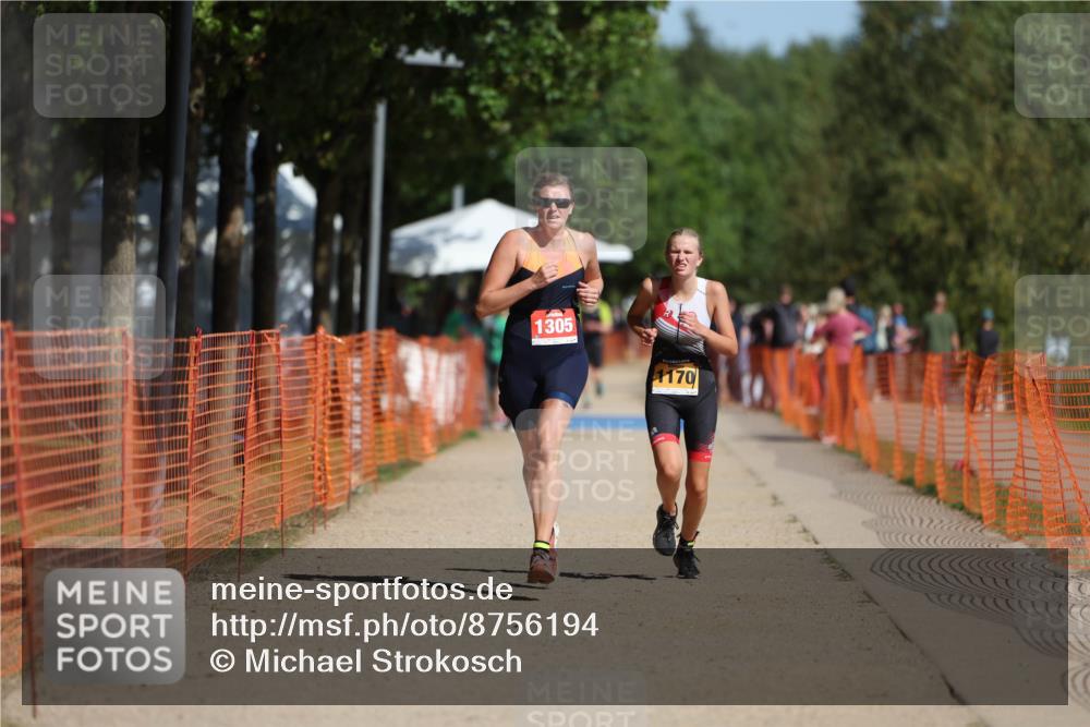 07.09.2025 - 19. Norderstedt Triathlon Michael Strokosch http://msf.ph/oto/8756194 07.09.2025 12:03:41 Laufen 1170, 1305 meine-sportfotos.de