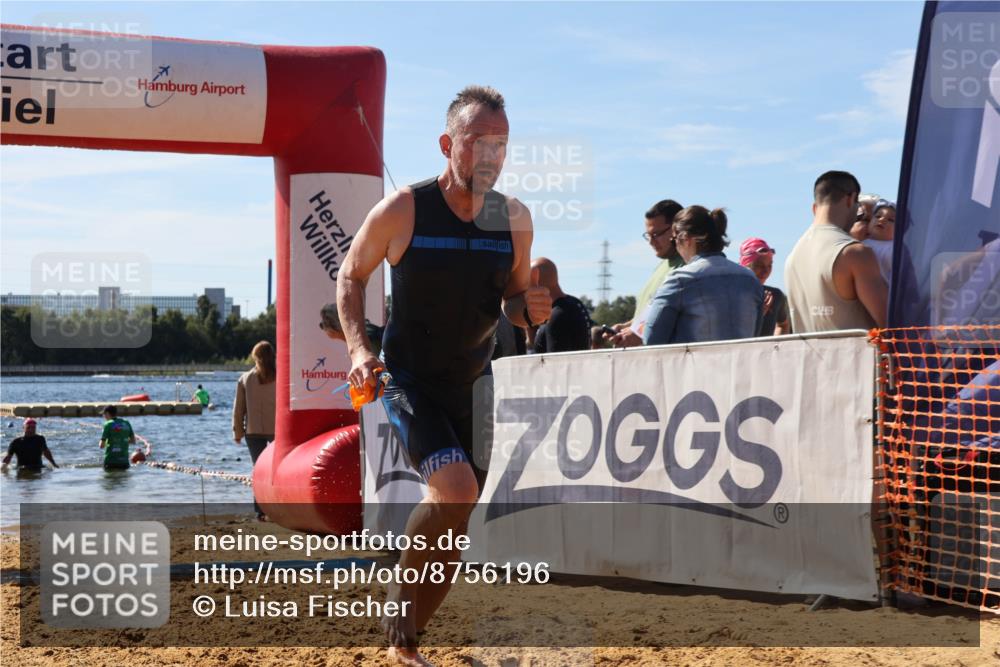 07.09.2025 - 19. Norderstedt Triathlon Luisa Fischer http://msf.ph/oto/8756196 07.09.2025 11:45:40 Schwimmen 696, 850 meine-sportfotos.de