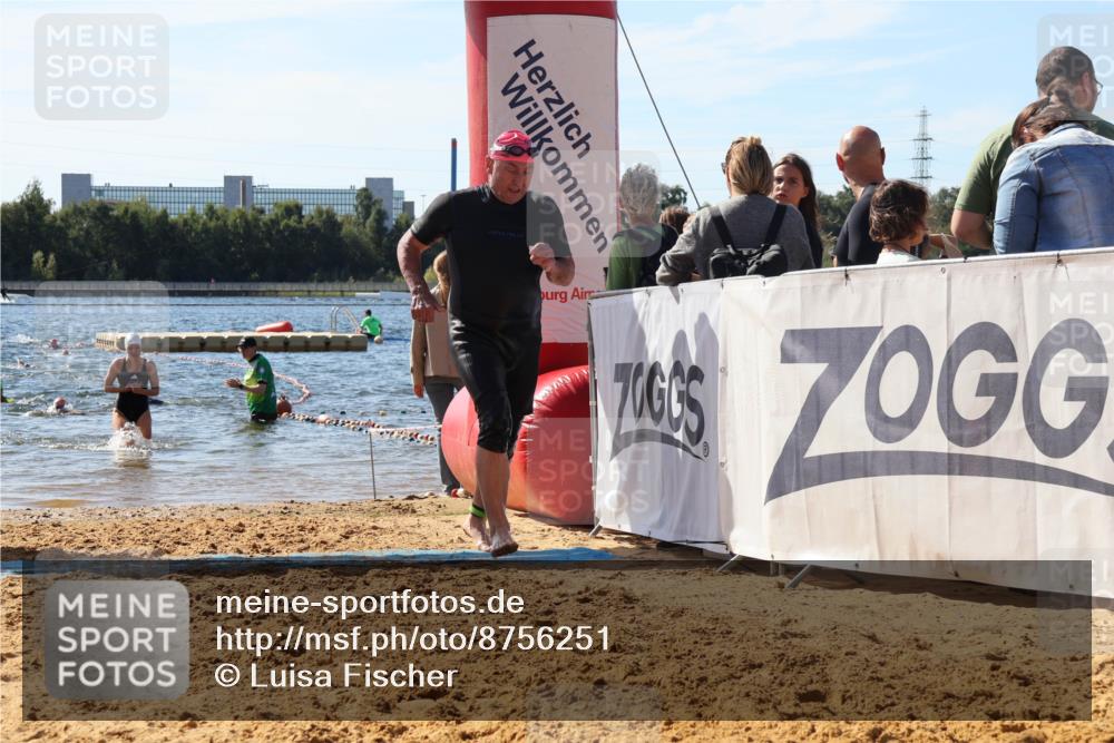 07.09.2025 - 19. Norderstedt Triathlon Luisa Fischer http://msf.ph/oto/8756251 07.09.2025 11:45:52 Schwimmen 727, 780 meine-sportfotos.de