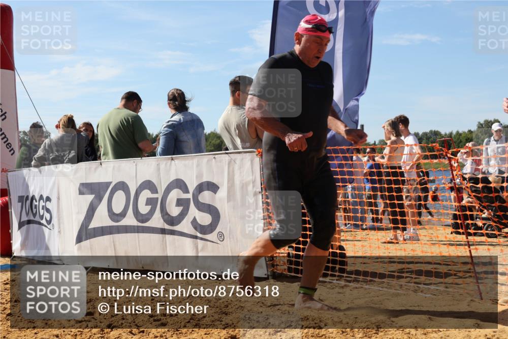 07.09.2025 - 19. Norderstedt Triathlon Luisa Fischer http://msf.ph/oto/8756318 07.09.2025 11:45:55 Schwimmen 727, 780 meine-sportfotos.de