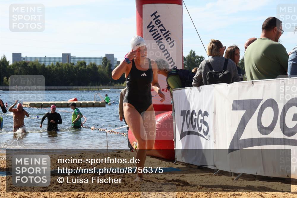 07.09.2025 - 19. Norderstedt Triathlon Luisa Fischer http://msf.ph/oto/8756375 07.09.2025 11:45:58 Schwimmen 213, 727, 780 meine-sportfotos.de