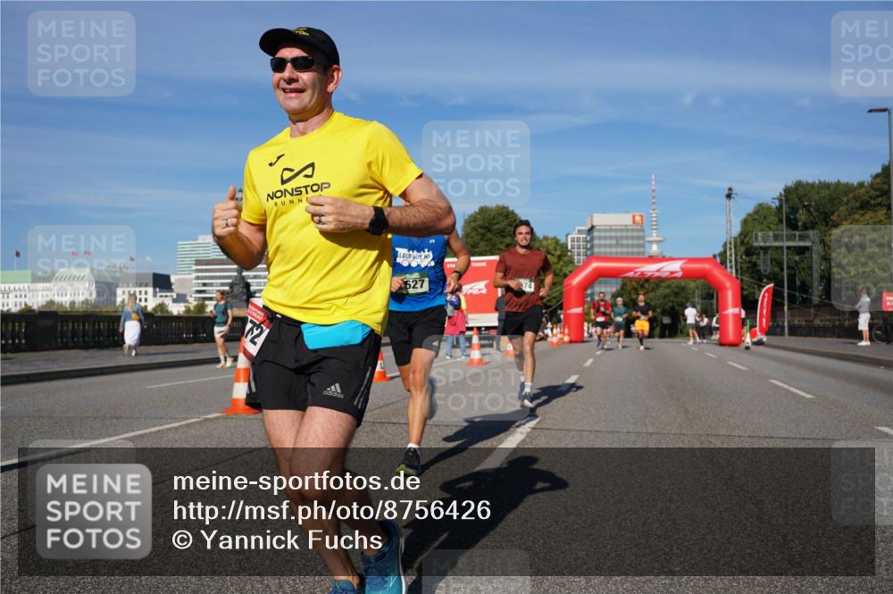 07.09.2025 - BARMER Alsterlauf Yannick Fuchs http://msf.ph/oto/8756426 07.09.2025 09:38:15 Laufen 17, 72, 627 meine-sportfotos.de