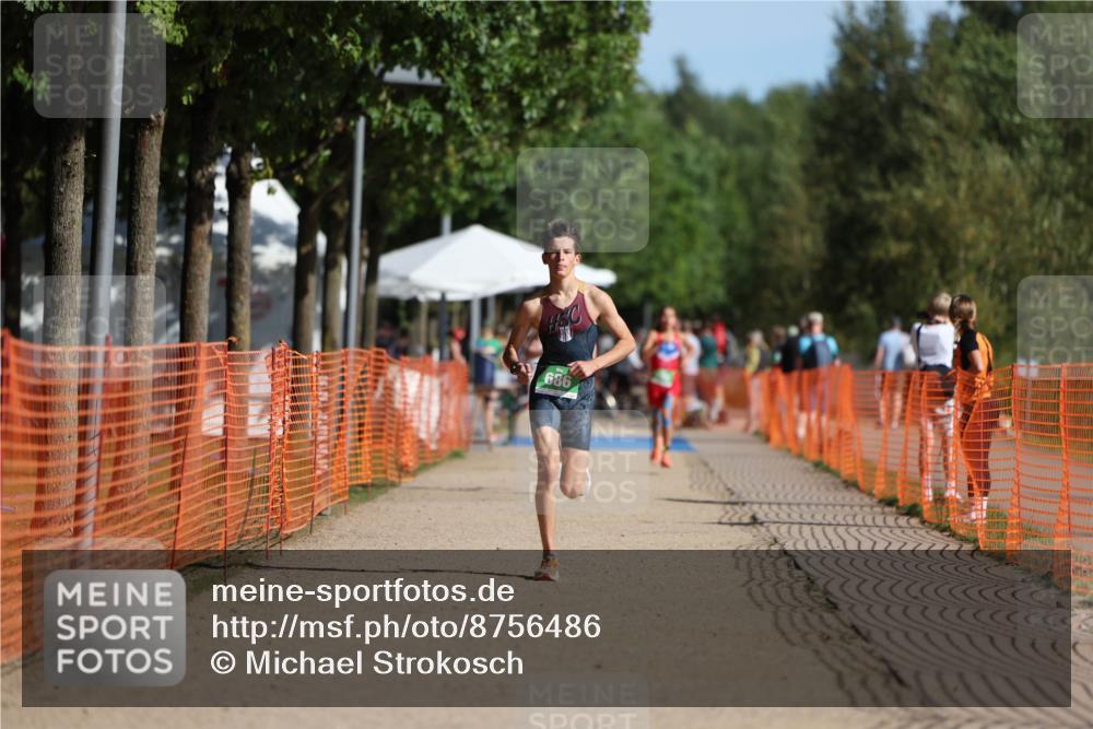 07.09.2025 - 19. Norderstedt Triathlon Michael Strokosch http://msf.ph/oto/8756486 07.09.2025 10:42:26 Laufen 686 meine-sportfotos.de