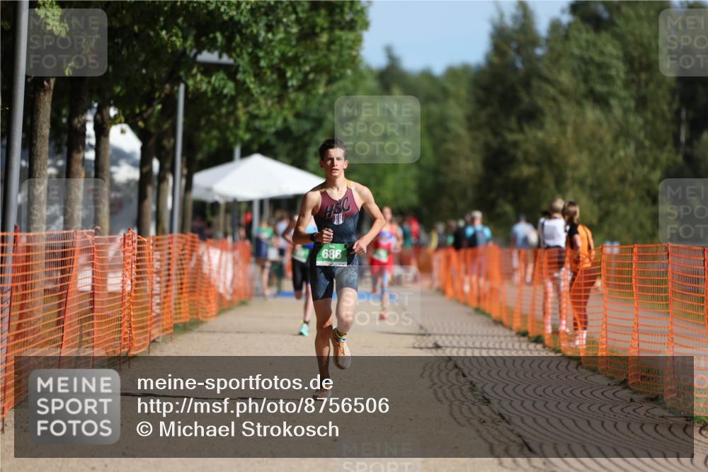 07.09.2025 - 19. Norderstedt Triathlon Michael Strokosch http://msf.ph/oto/8756506 07.09.2025 10:42:27 Laufen 652, 686 meine-sportfotos.de
