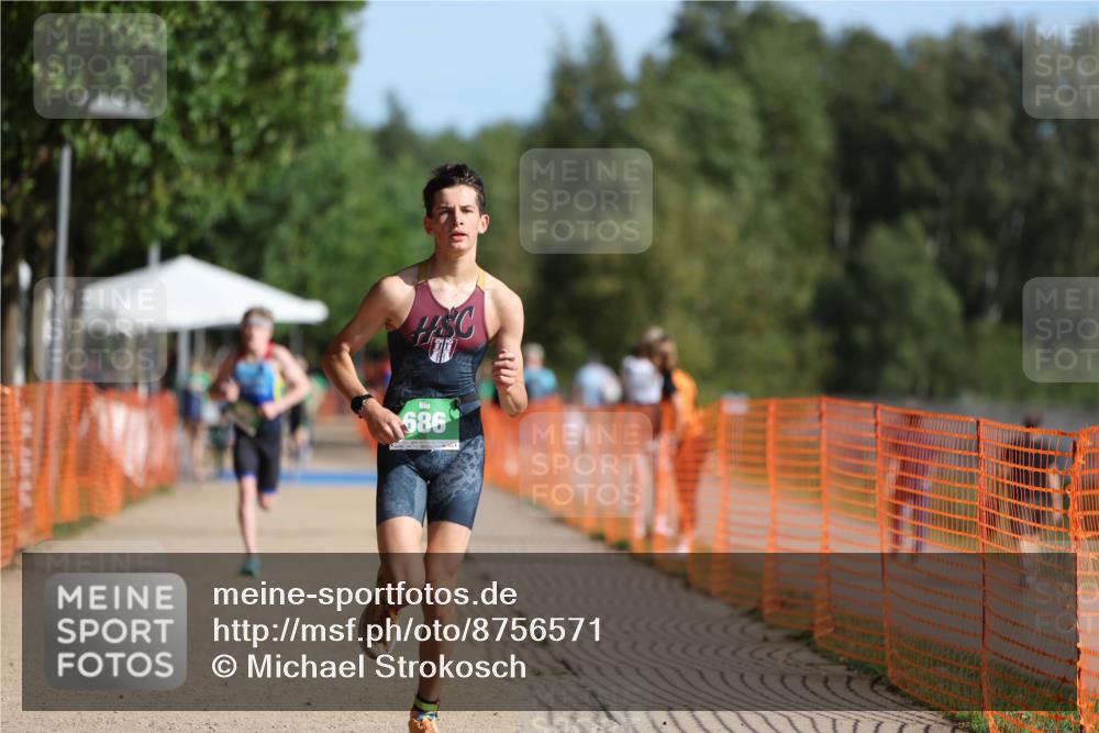 07.09.2025 - 19. Norderstedt Triathlon Michael Strokosch http://msf.ph/oto/8756571 07.09.2025 10:42:29 Laufen 652, 672, 686 meine-sportfotos.de