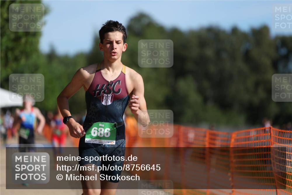 07.09.2025 - 19. Norderstedt Triathlon Michael Strokosch http://msf.ph/oto/8756645 07.09.2025 10:42:30 Laufen 652, 672, 686 meine-sportfotos.de