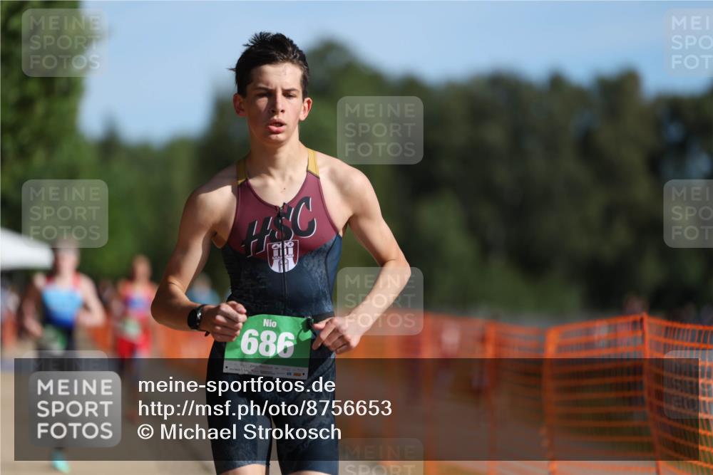 07.09.2025 - 19. Norderstedt Triathlon Michael Strokosch http://msf.ph/oto/8756653 07.09.2025 10:42:30 Laufen 652, 672, 686 meine-sportfotos.de