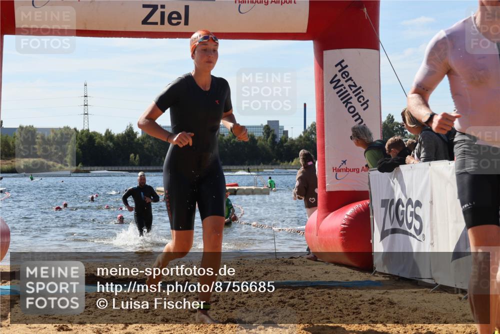 07.09.2025 - 19. Norderstedt Triathlon Luisa Fischer http://msf.ph/oto/8756685 07.09.2025 11:46:28 Schwimmen 244, 258, 724, 737 meine-sportfotos.de