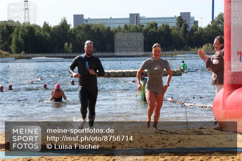 07.09.2025 - 19. Norderstedt Triathlon Luisa Fischer http://msf.ph/oto/8756714 07.09.2025 11:46:30 Schwimmen 244, 258, 724, 737 meine-sportfotos.de